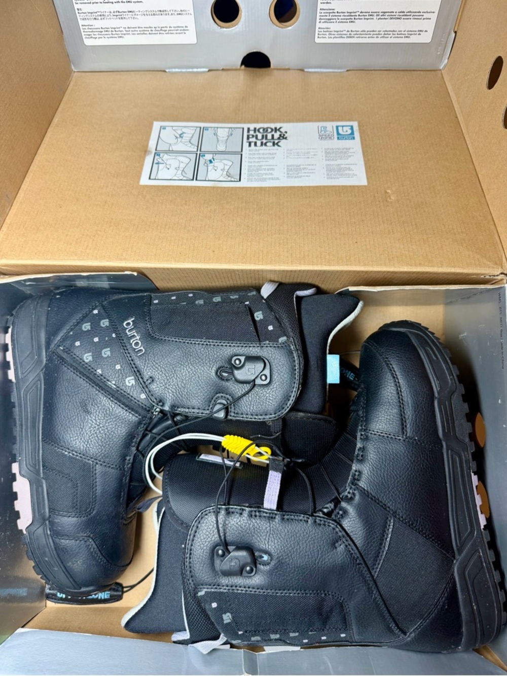 Burton Mint Women’s Snowboard Boots Size 8.5 Black White Soft Flex